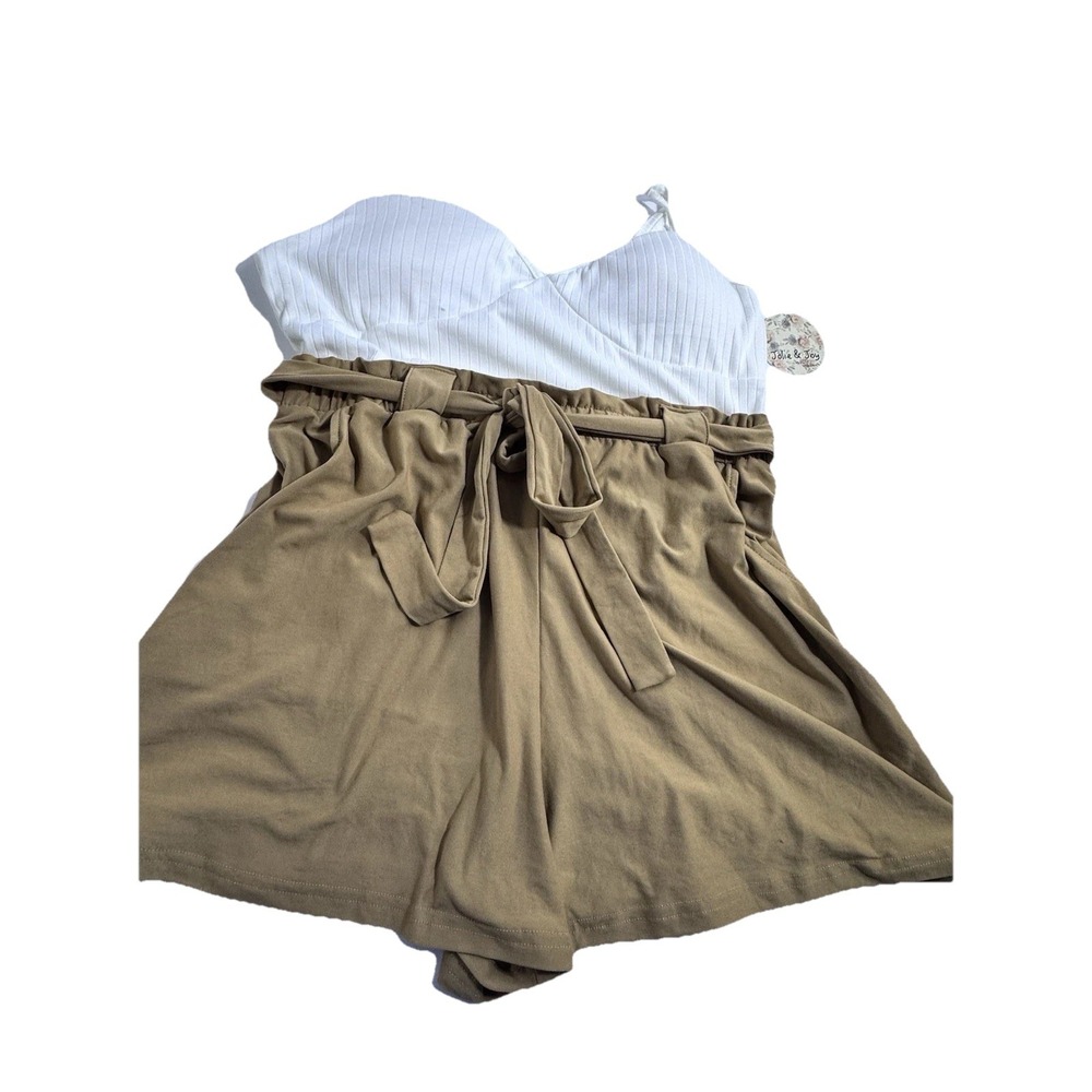 NWT Jolie & Joy Women's‎ Romper XL White Ribbed Top Tan Paperbag Shorts Belted